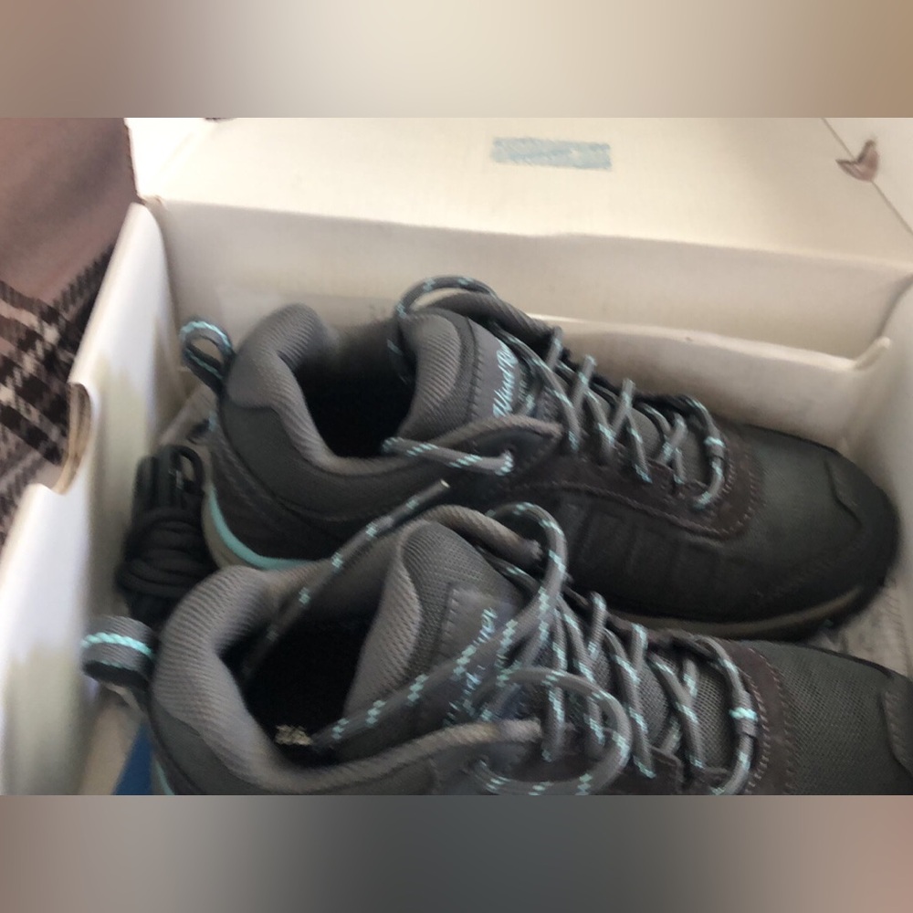 New shoes Wind River,Ladies size 6